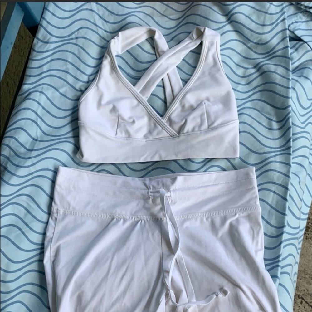 Excellent condition splits59 yoga set
